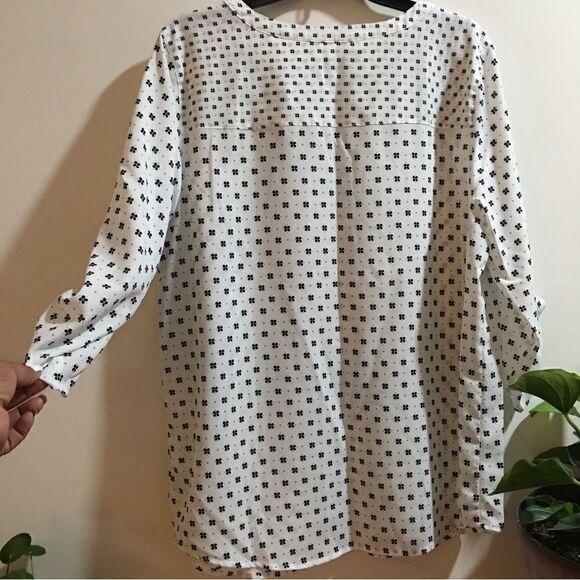 Croft & Barrow Silky like Top - Picture 2 of 8